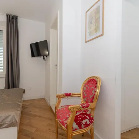 Gostinjska kuća Il Cetro 3*